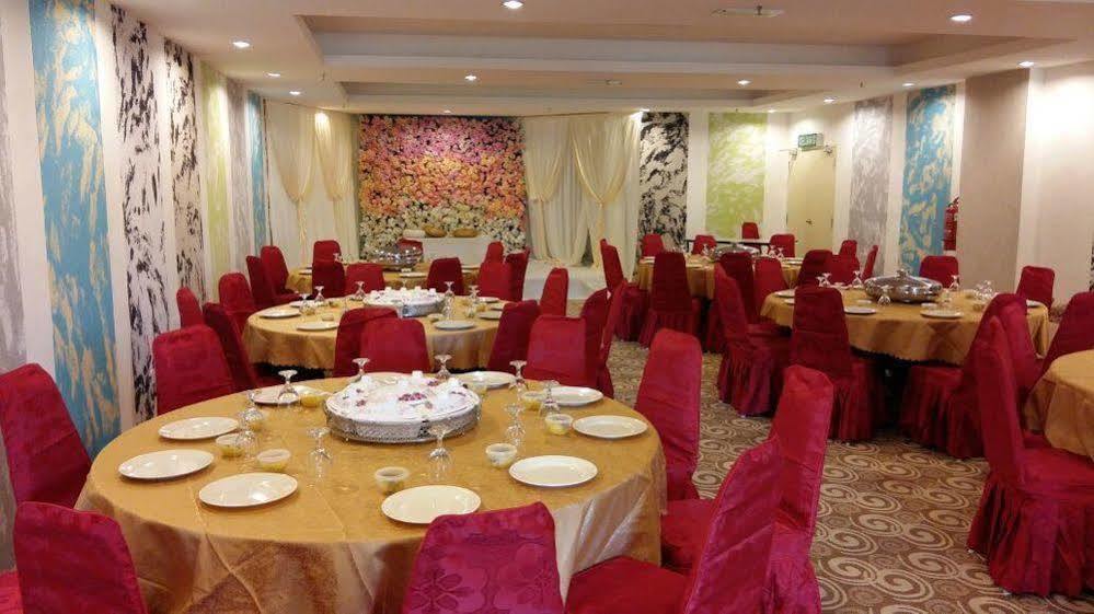 De Viana Hotel & Apartments Kota Bharu Exteriör bild